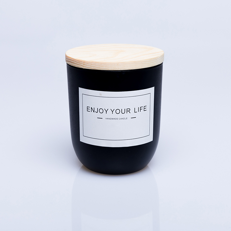 Personalized wholesale  luxury black glass scented soy wax candle with wooden lid